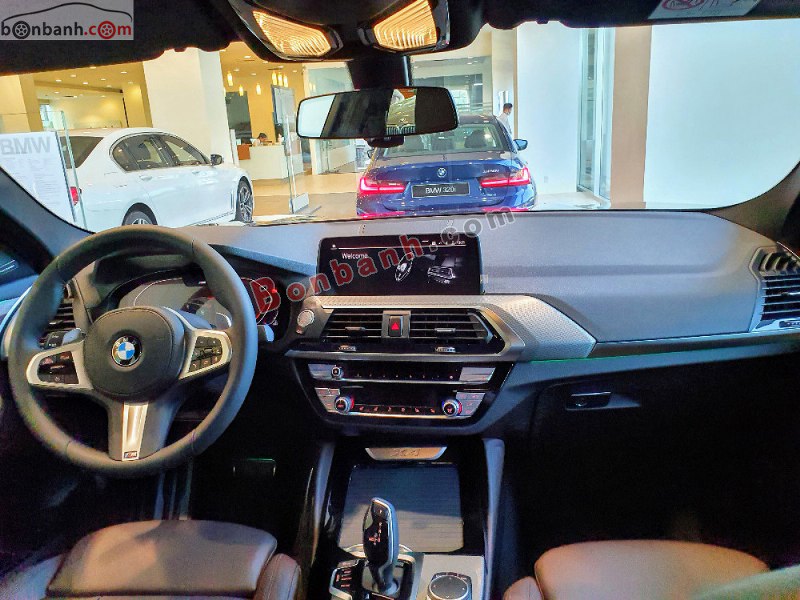 Cabin lái BMW X4 2022
