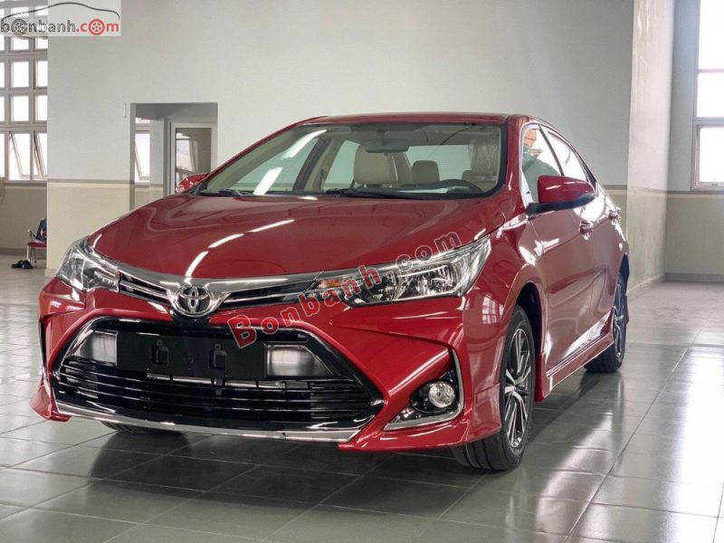 Hình ảnh xe Toyota Corolla Altis 2021 màu đỏ hiện tại đang bán tại Việt Nam