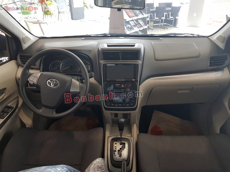 Khoang lái Toyota Avanza 2022