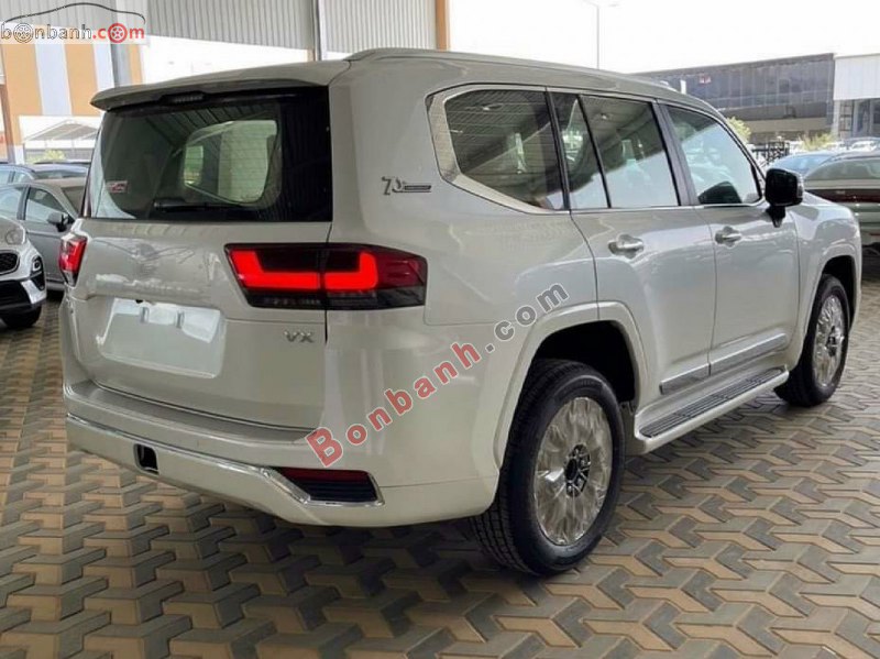 Đuôi xe Toyota Land Cruiser 2022