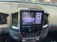 Xe Toyota Land Cruiser 5.7 V8 2016