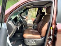 Xe Toyota Land Cruiser 5.7 V8 2016