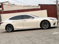 Xe Lexus LS 500 2023
