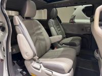 Xe Toyota Sienna Limited 3.5 2011