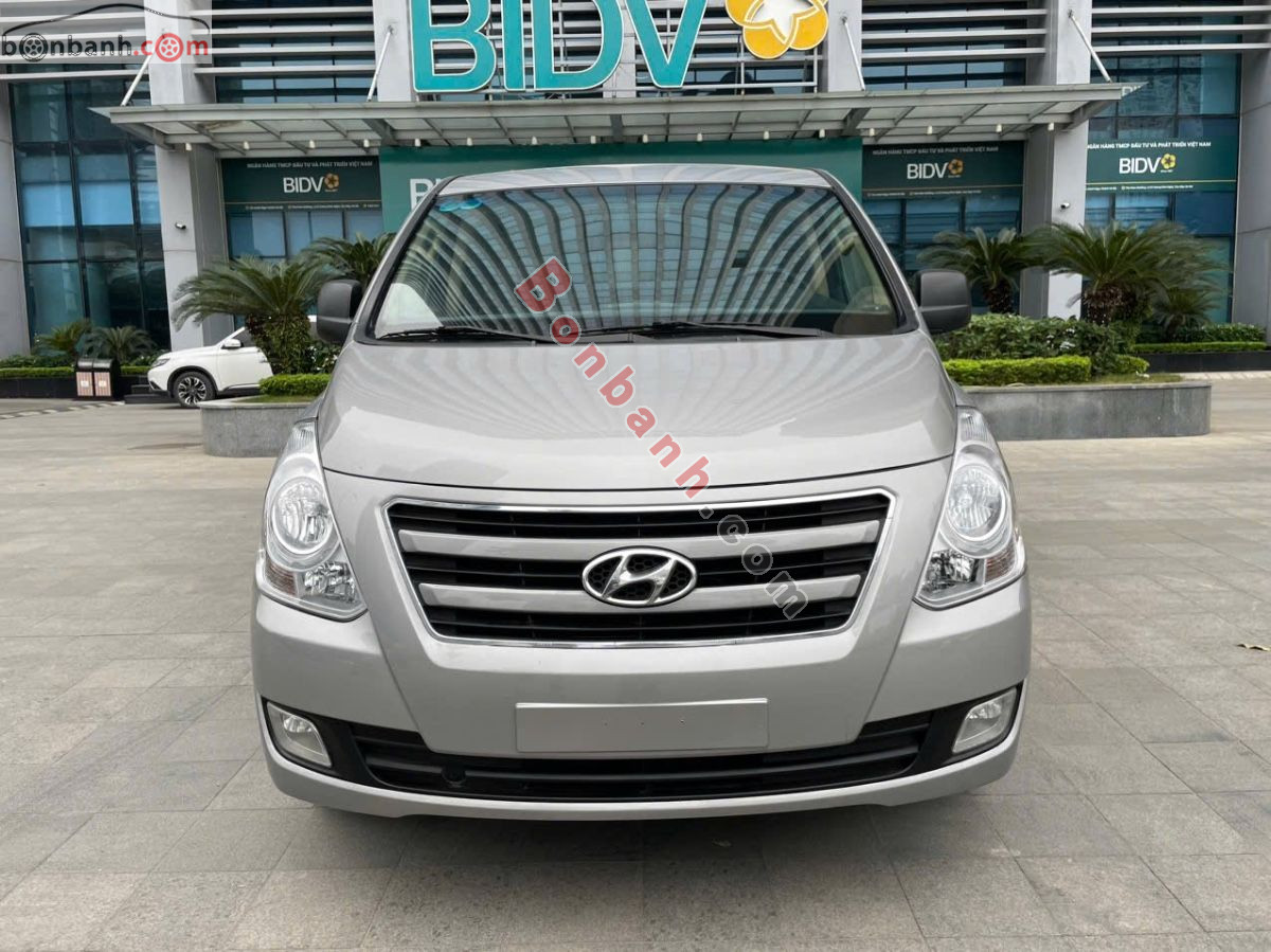 Hyundai Grand Starex 2.5 MT 2016