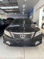 Xe Toyota Camry 2.0E