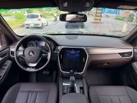 Xe VinFast Lux SA 2.0 Base 2.0 AT 2021