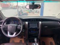 Xe Toyota Fortuner 2.7V 4x2 AT 2017