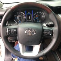 Xe Toyota Fortuner 2.7V 4x2 AT 2017