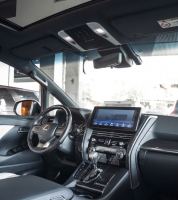 Xe Lexus LM 350 2021