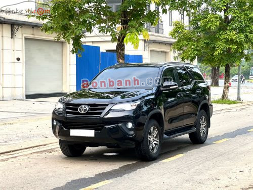 Toyota Fortuner 2.4G 4x2 MT 2017 Đen, Nội Thất Nâu