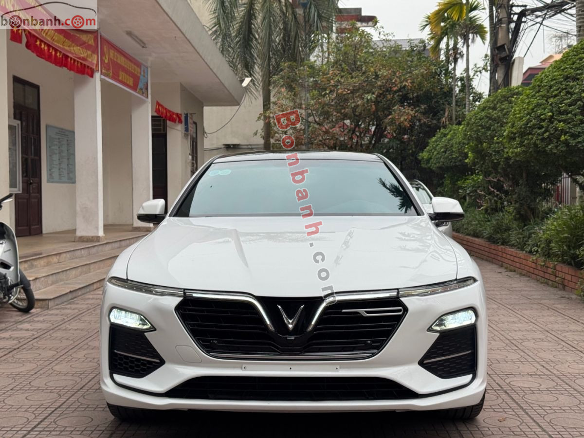 VinFast Lux A 2.0 Base 2.0 AT