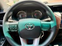 Xe Toyota Fortuner 2.4G 4x2 MT 2017
