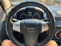 Xe Isuzu MU-X 3.0 4X2 AT 2017