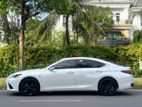 Xe Lexus ES 250 F Sport 2022