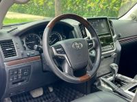 Xe Toyota Land Cruiser 4.6 V8 2019