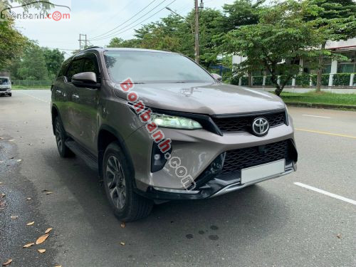 Toyota Fortuner Legender 2.4L 4x2 AT