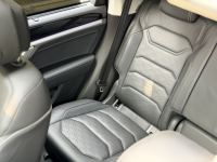 Xe Volkswagen Touareg Luxury 2.0 TSI 2023