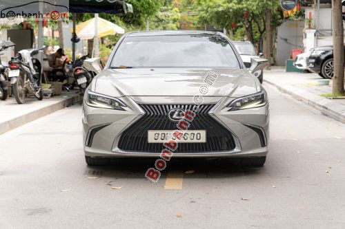 Xe Lexus ES 250 2018