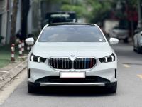 Xe BMW 5 Series 520i 2025
