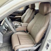 Xe BMW 5 Series 520i 2025