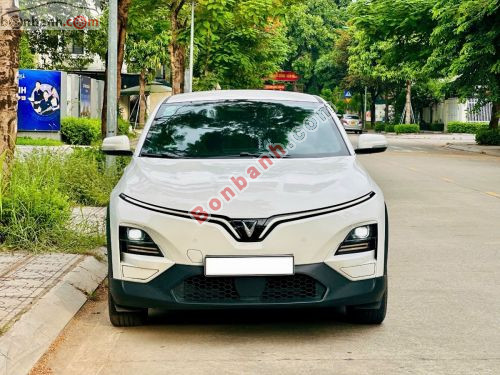 VinFast VF6 Eco 2025