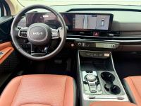 Xe Kia Carnival Signature 2.2D 2025