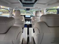 Xe Lexus LM 500h 2025