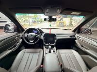 Xe VinFast Lux SA 2.0 Base 2.0 AT 2021