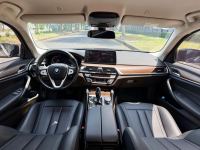 Xe BMW 520i 2022