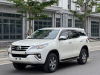 Xe Toyota Fortuner 2.7V 4x2 AT 2017