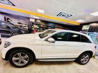 Xe Mercedes Benz GLC 200 2023