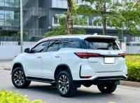 Xe Toyota Fortuner Legender 2.4L 4x2 AT 2022