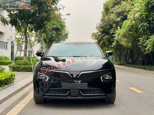 VinFast VF7 Plus 2025