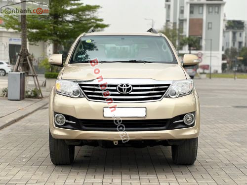 Toyota Fortuner 2.7V 4x2 AT 2015