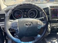 Xe Toyota Land Cruiser VX 4.6 V8 2014