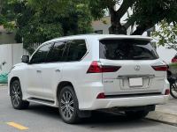 Xe Lexus LX 570 2021