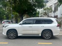 Xe Lexus LX 570 2021