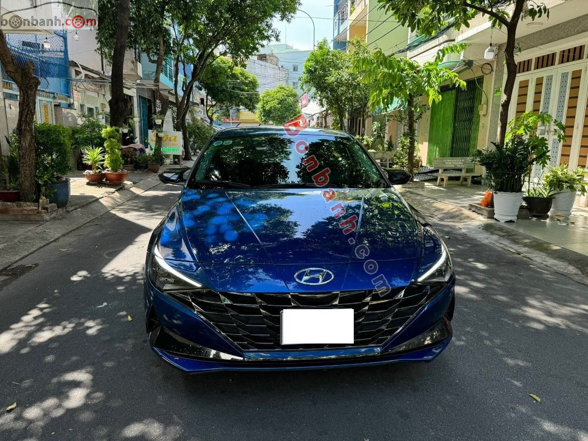 Hyundai Elantra 2.0 AT Cao cấp 2022