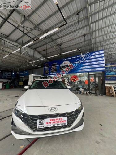 Hyundai Elantra 2.0 AT Cao cấp 2022