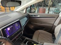 Xe Volkswagen Viloran Luxury 2024