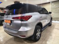 Xe Toyota Fortuner 2.4G 4x2 MT 2020