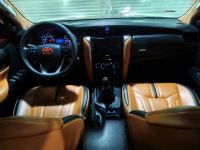 Xe Toyota Fortuner 2.4G 4x2 MT 2017