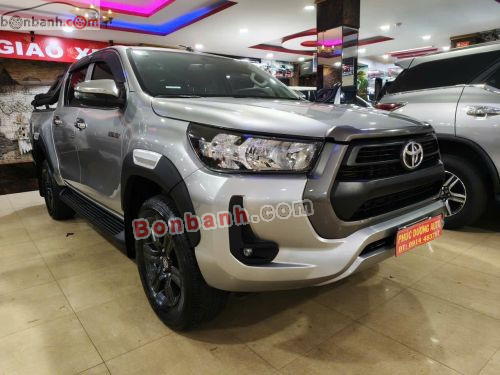 Toyota Hilux 2.4L 4x2 MT 2021