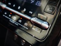 Xe Kia Carnival Signature 2.2D 2022