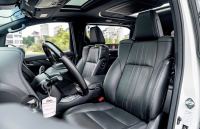 Xe Lexus LM 300h 2021